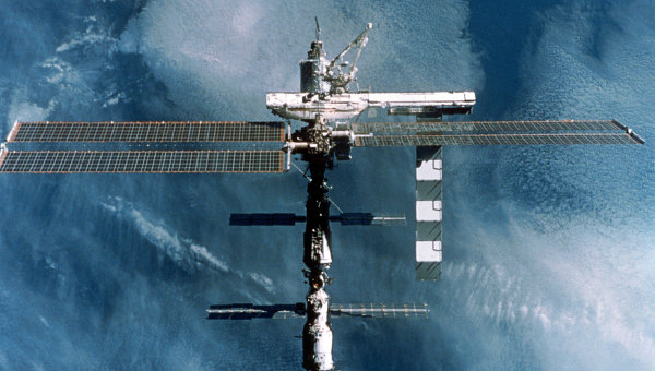 Roscosmos vill skicka 2 rymdturister till ISS efter 2013 Roscosmos vill skicka 2 rymdturister till ISS efter 2013