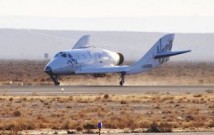 SpaceShipTwo genomförde sin första flygning med raketmotorn monterad