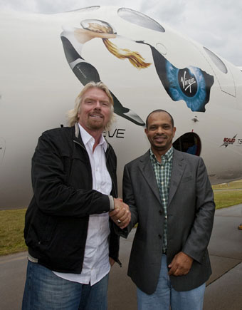 Shejk köper in sig i Virgin Galactic