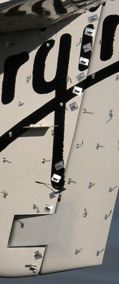 Vortex generatorer på WhiteKnightTwo (detaljbild) Vortex generatorer på WhiteKnightTwo (detaljbild)