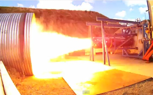 SpaceShipTwos raketmotor klar om någon månad