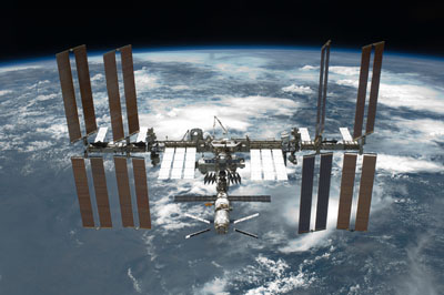Kommer ryssarna att skicka iväg två rymdturister samtidigt till ISS?